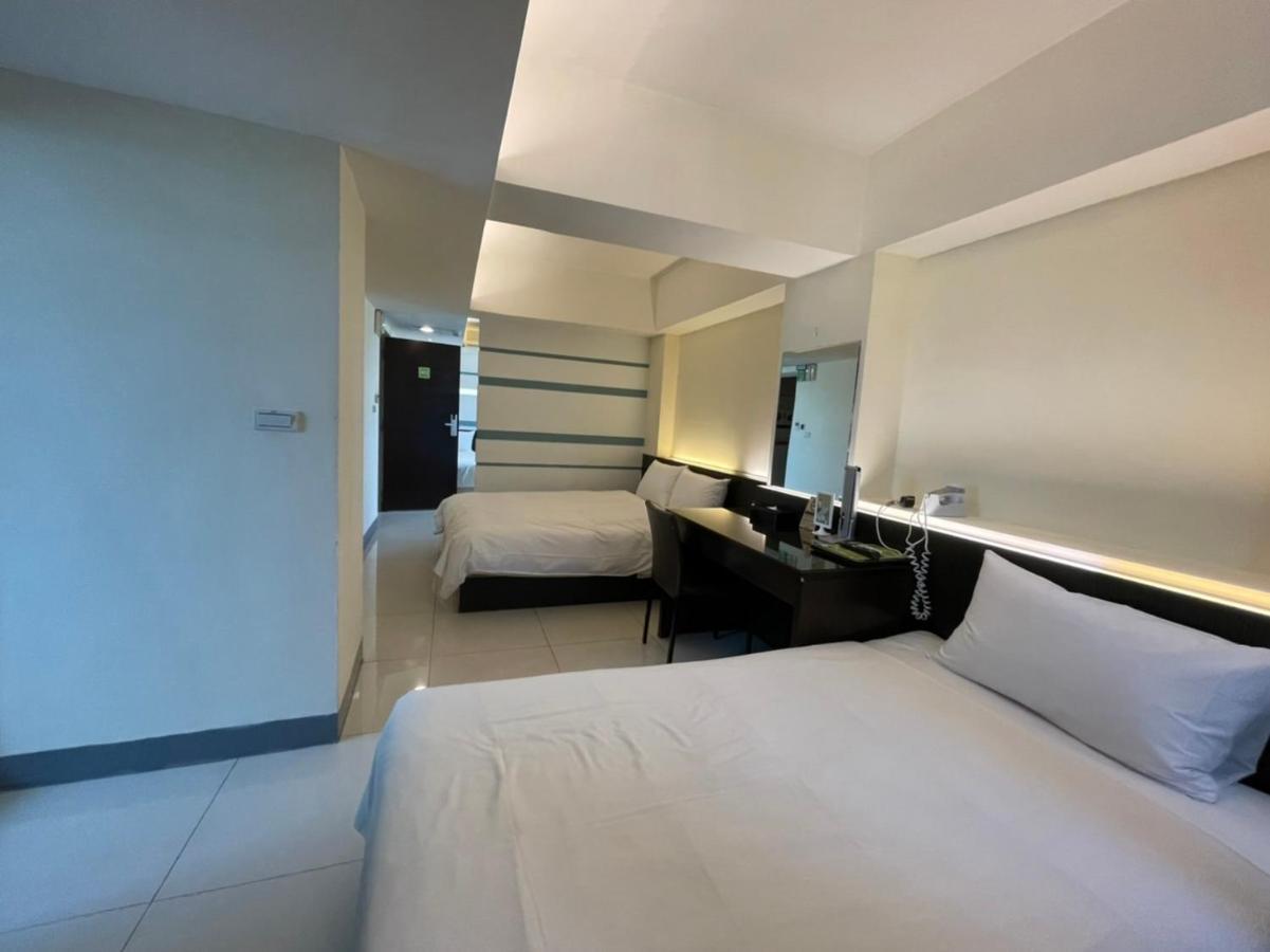 Kiwi Express Hotel - Kaohsiung Station Zewnętrze zdjęcie
