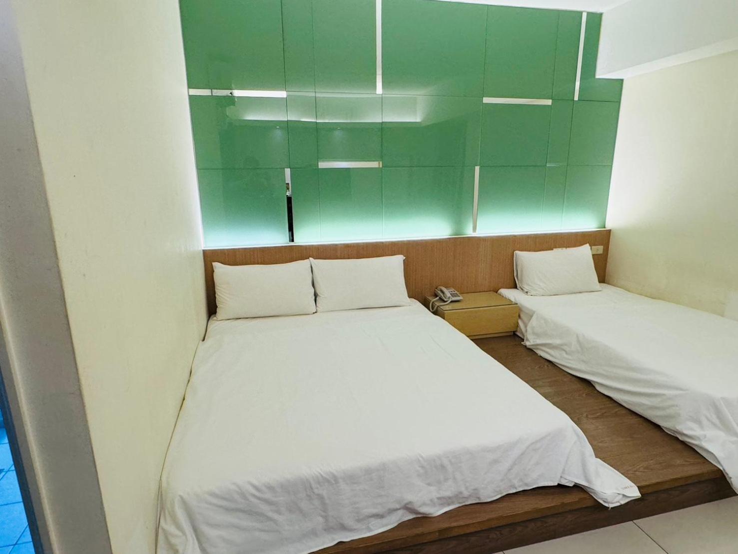 Kiwi Express Hotel - Kaohsiung Station Zewnętrze zdjęcie