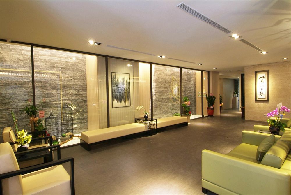 Kiwi Express Hotel - Kaohsiung Station Zewnętrze zdjęcie