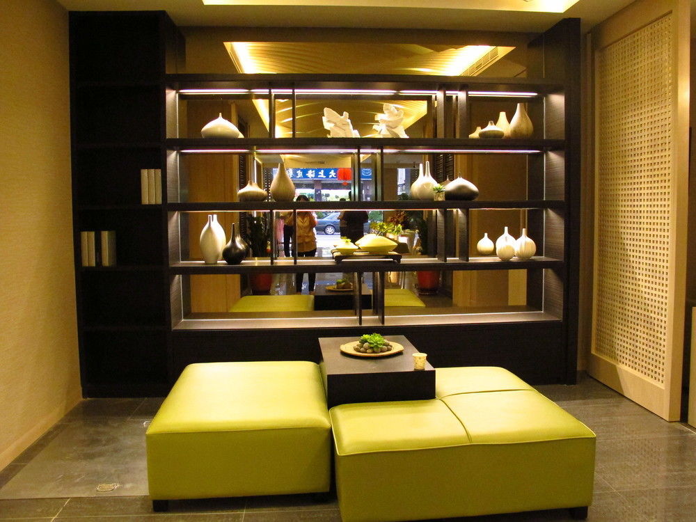 Kiwi Express Hotel - Kaohsiung Station Zewnętrze zdjęcie