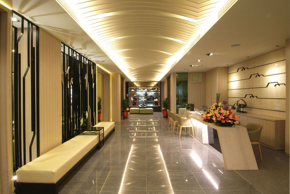 Kiwi Express Hotel - Kaohsiung Station Zewnętrze zdjęcie