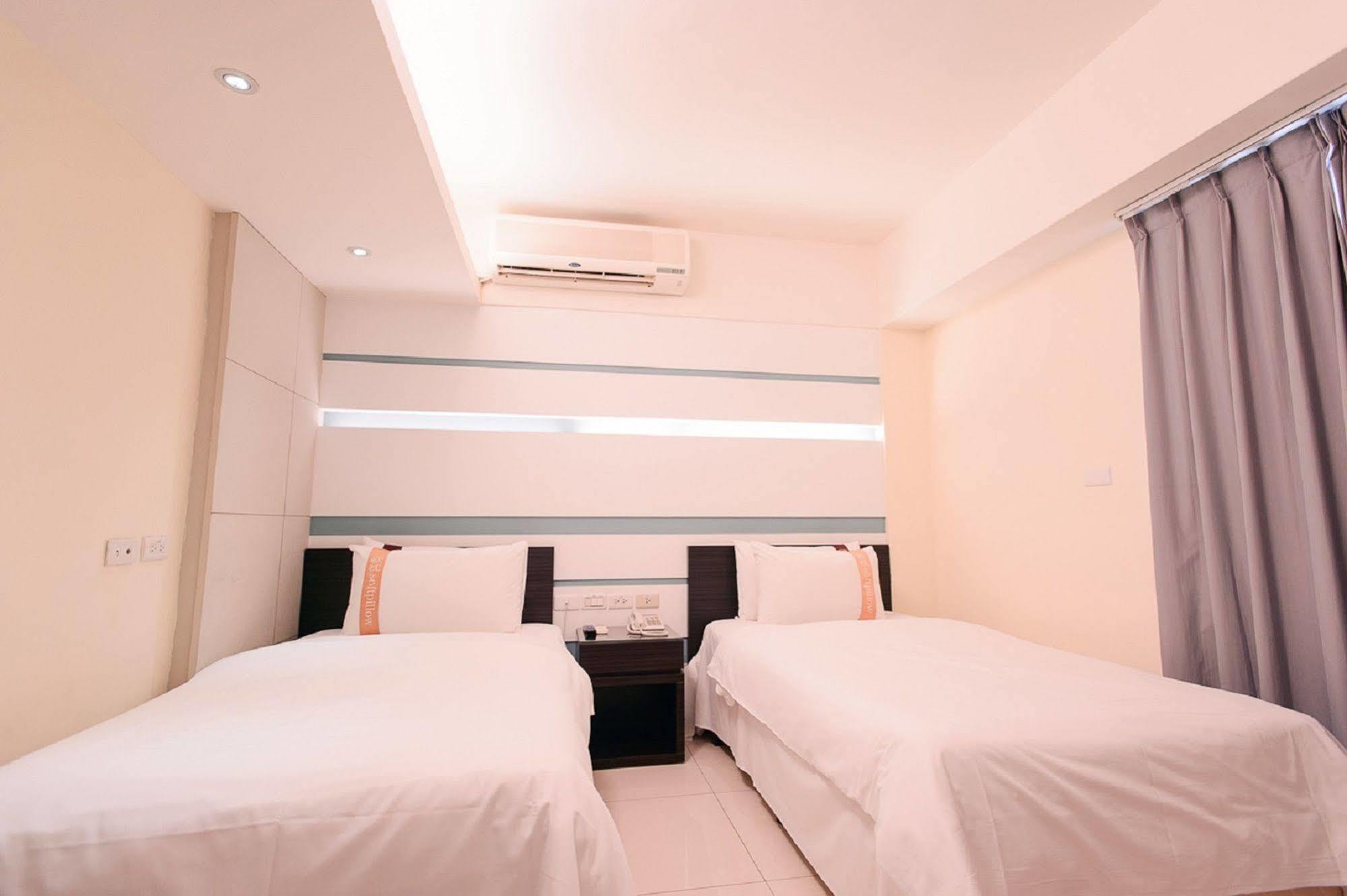 Kiwi Express Hotel - Kaohsiung Station Zewnętrze zdjęcie