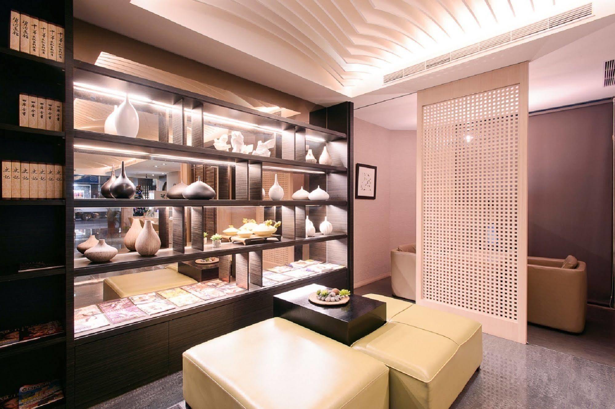 Kiwi Express Hotel - Kaohsiung Station Zewnętrze zdjęcie